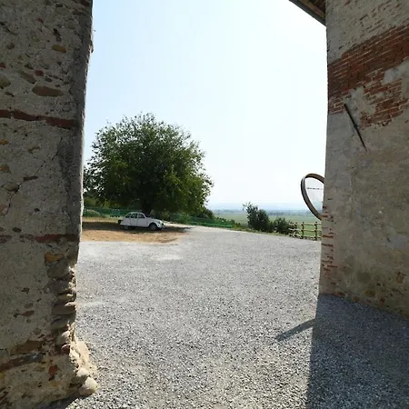 Gateway To Le Langhe Renovated Terrace Ac Yard Holiday home